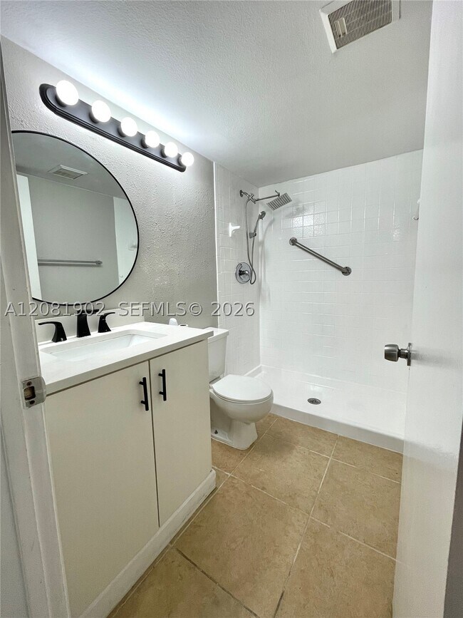 Building Photo - 8215 Sun Spring Cir