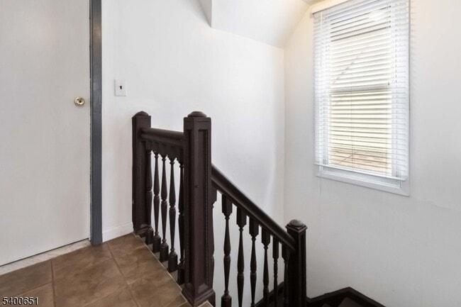 Building Photo - 592 Summer Ave