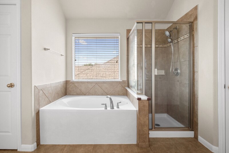 Building Photo - 13713 Glen Mark Dr