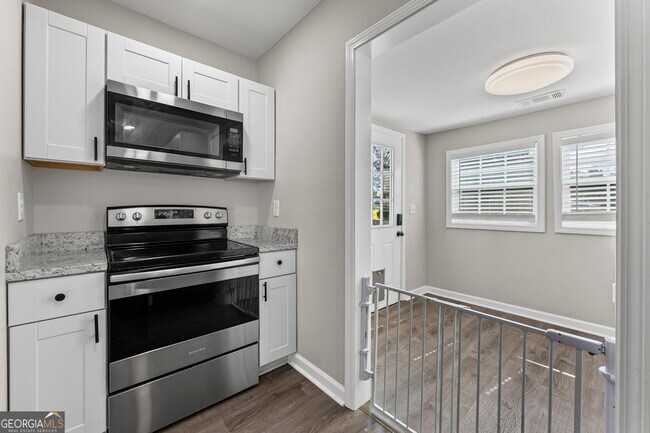 Building Photo - 261 Lagrange St