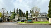 Building Photo - Large 2 Bedroom. 1.5 Bath Townhouse with G...