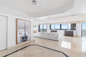 Building Photo - East Country Club Drive, Aventura, FL 33180 - 3 BR 2 BA Condo