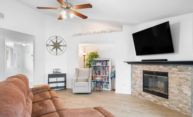 Building Photo - Updated 3 Bed/2 Bath - Close To Perdido Ke...