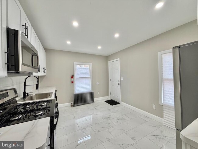 Building Photo - 131 Columbus Ave