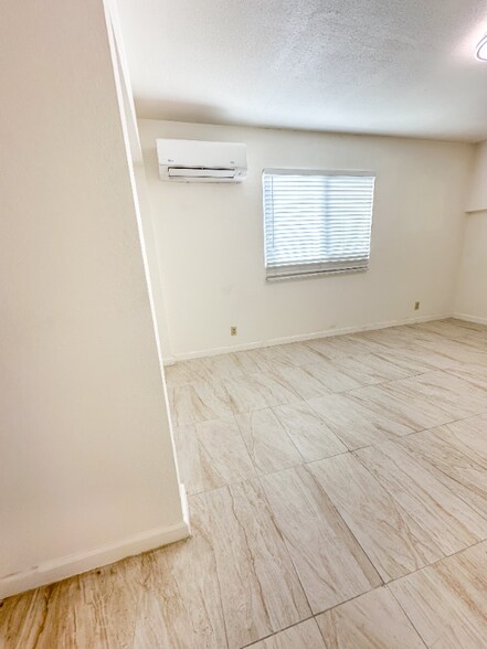 Building Photo - 73874 Sunnyvale Dr
