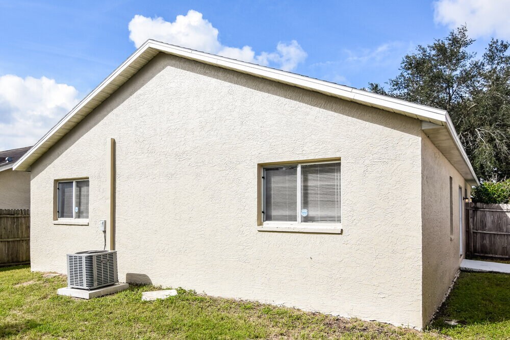 Building Photo - 1449 Mohrlake Dr