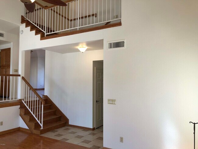 Building Photo - 16226 S 37th Way