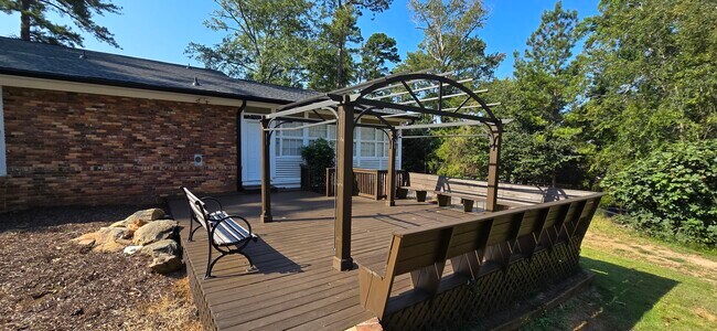 Building Photo - 289 Ashbrook Dr