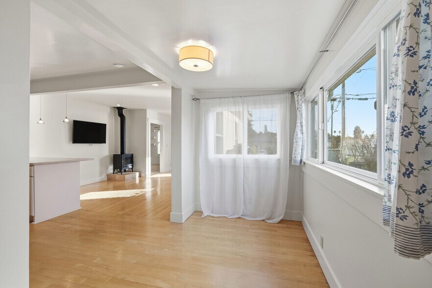 Building Photo - 603 Poplar Ave