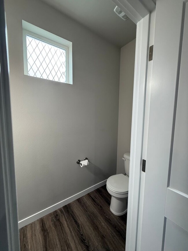 Building Photo - Home in Central Kitsap