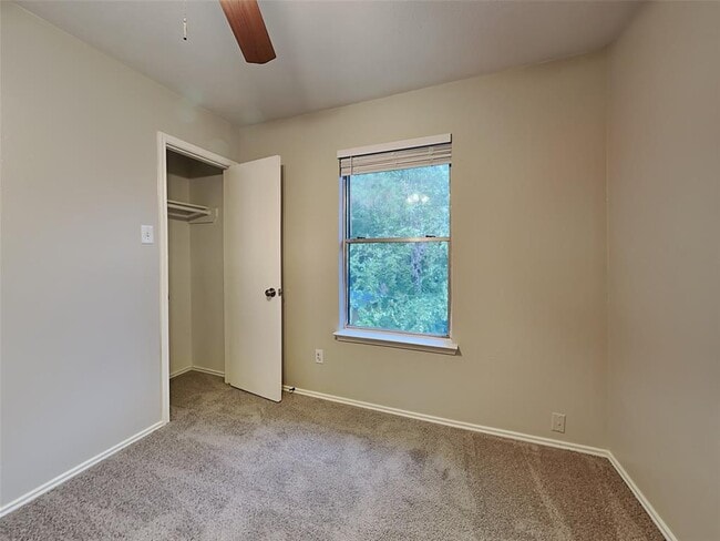 Building Photo - 15810 Murrelet Ct