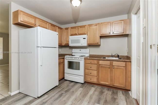 Building Photo - 41 Robalo Ct