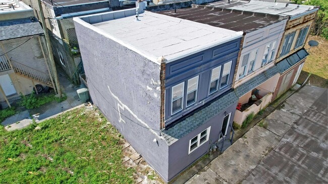 Primary Photo - 722 Pearl Pl