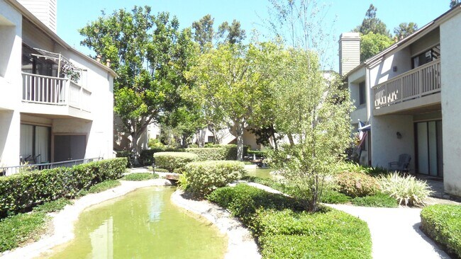 Building Photo - 10520 Lakeside Dr N