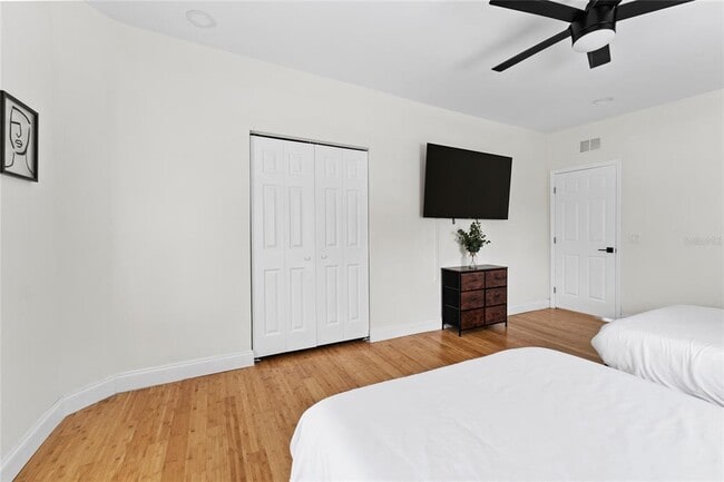 Building Photo - 680 25th Ave S