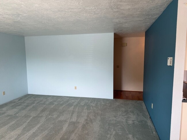 Building Photo - Updated two-bedroom one bathroom duplex in Thurston!