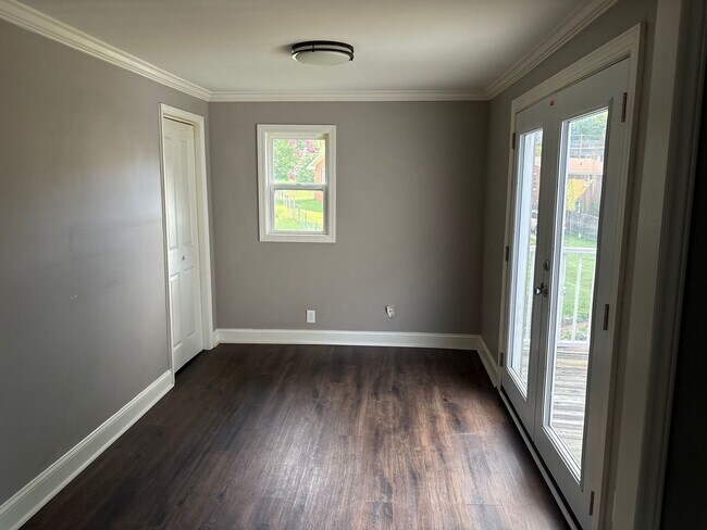 Building Photo - 2 Bedroom 1 Bath Home in Winston-Salem