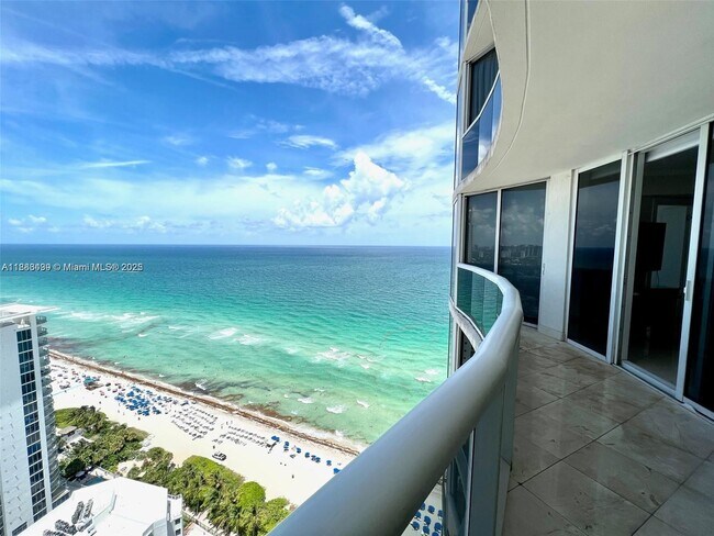Building Photo - 17201 Collins Ave