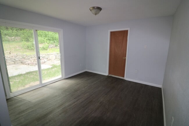 Building Photo - Nice 3 bedroom 1 bathroom home located in ...