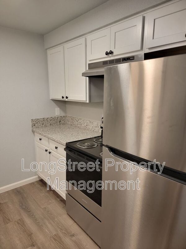 Building Photo - 3286 NE Lancaster St