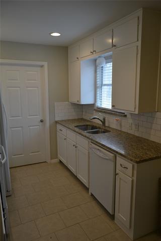 Building Photo - 7616 Parkwood Ln