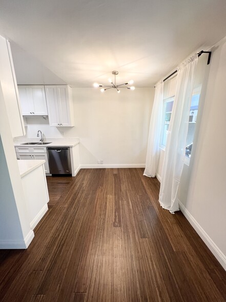 Sweet Dining Area - 1437 Franklin St