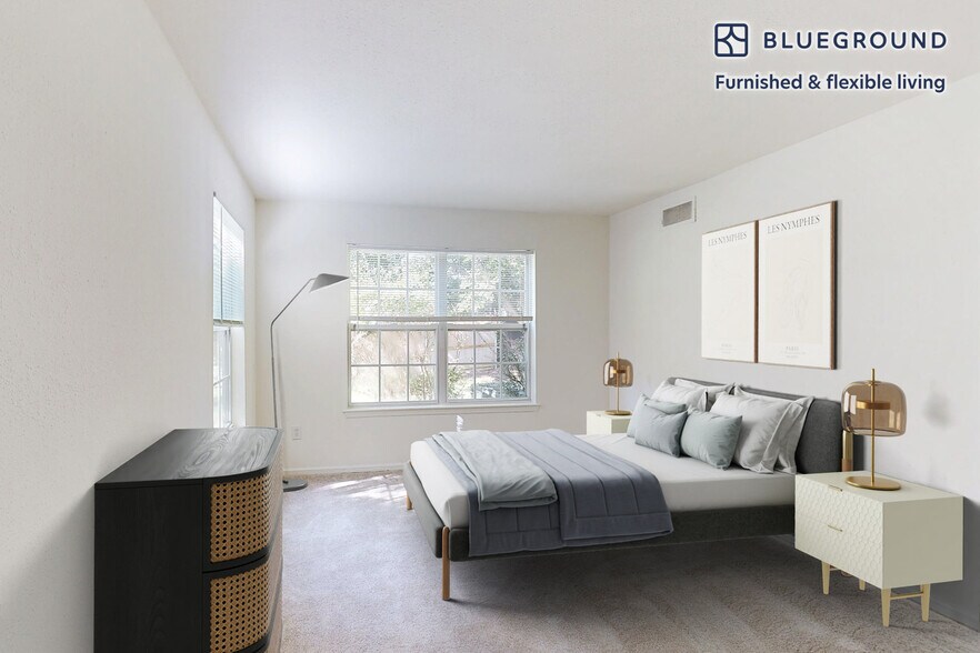 Building Photo - 313 Avalon Cir