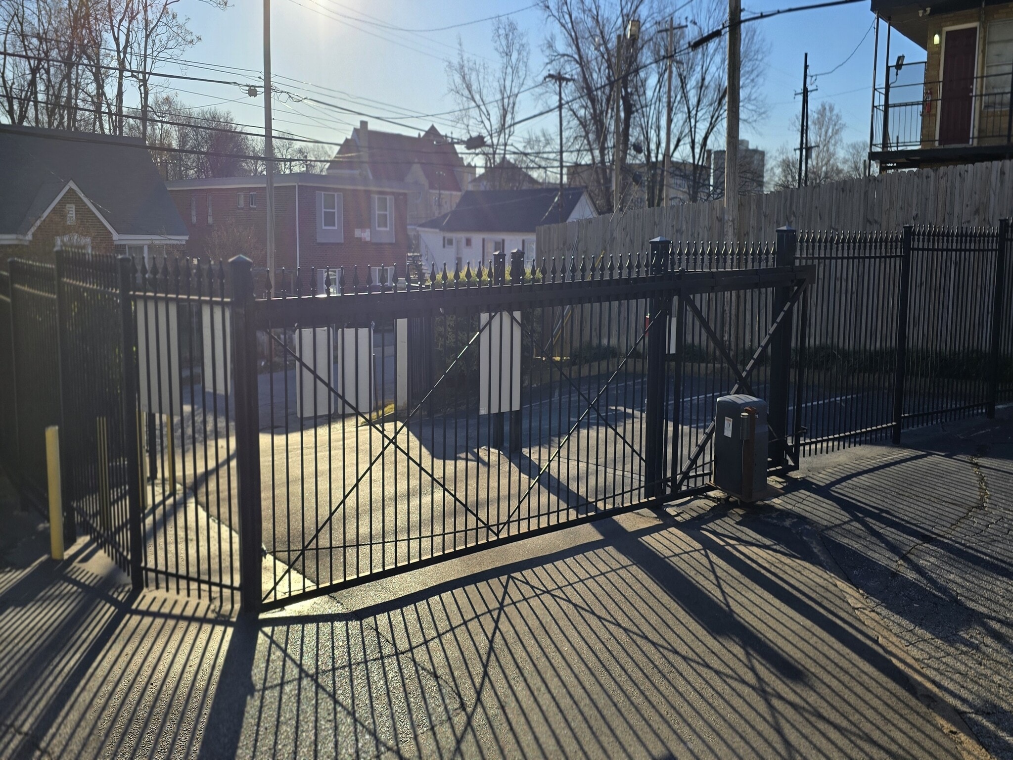 Building Photo - 1271 Poplar Ave