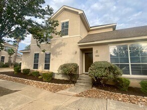 Building Photo - Amazing home with Garage and Backyard 3/2 ...
