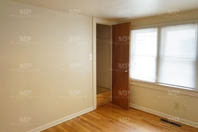 Building Photo - 642 S Meldrum St