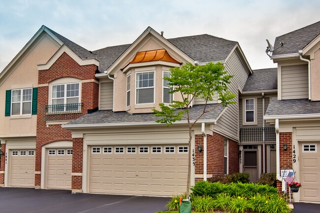Primary Photo - 1435 N Pinehurst Dr