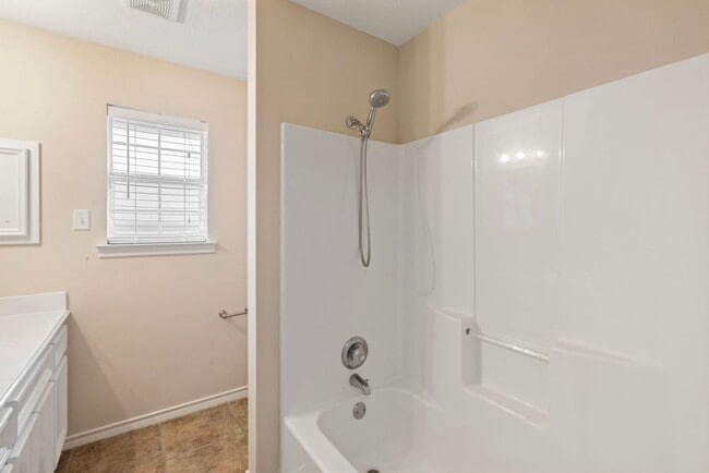 Building Photo - MAY MOVE IN!  3 Bed, 2 Bath Home in Bryan Available Now!