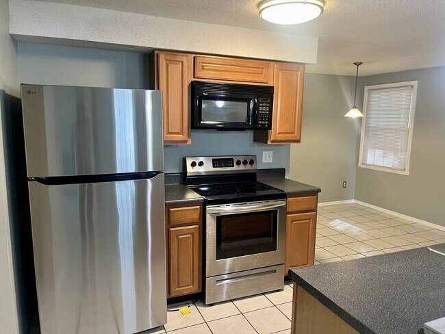 Building Photo - 5925 Tillery Dr