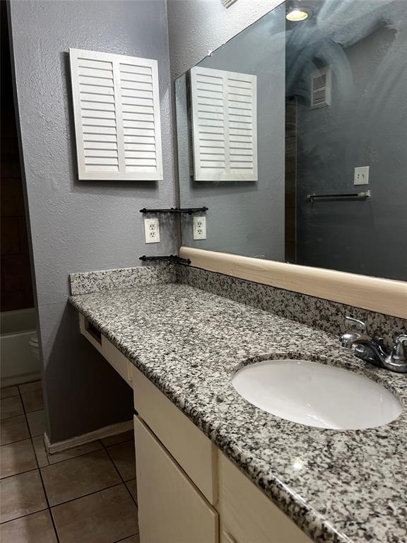 Building Photo - 12500 Sandpiper Dr