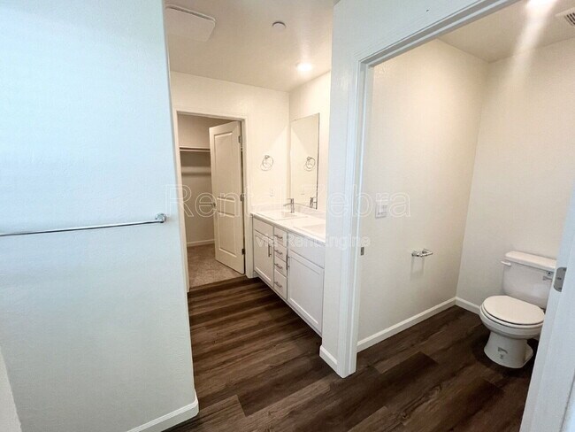 Building Photo - 333 Halisan Ct