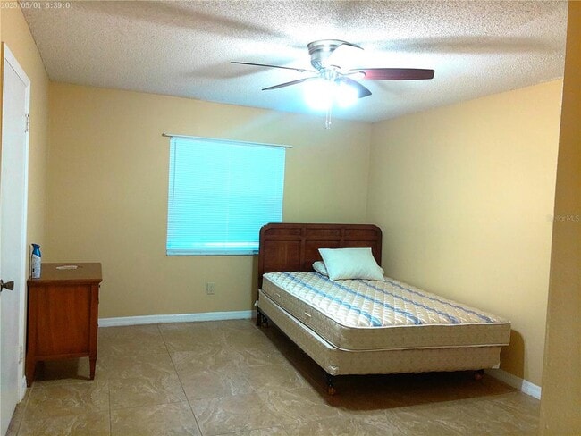 Building Photo - 4860 Tangerine Ave