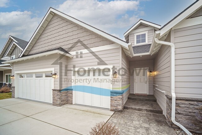 Building Photo - 3 Bedroom 2 Bathroom Home with Attached 3 Car Garage Available in Coeur d'Alene!