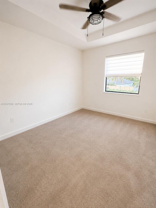 Building Photo - 18120 SW 148th Rd