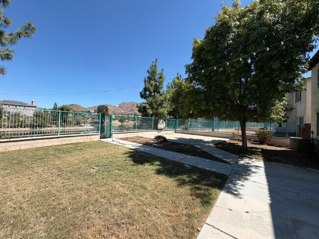 Building Photo - 16060 Edgewater Ln