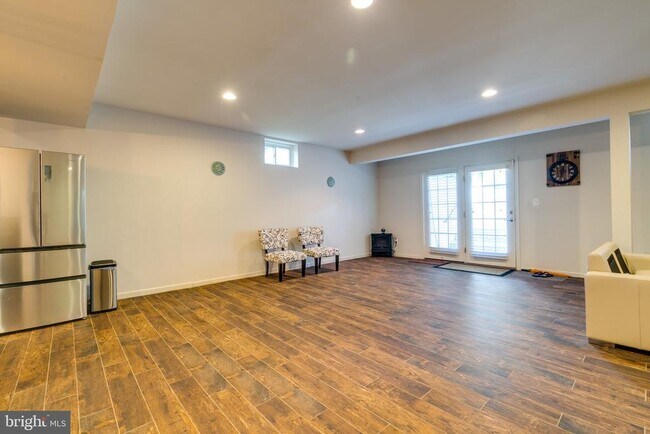 Building Photo - 23582 Prosperity Ridge Pl