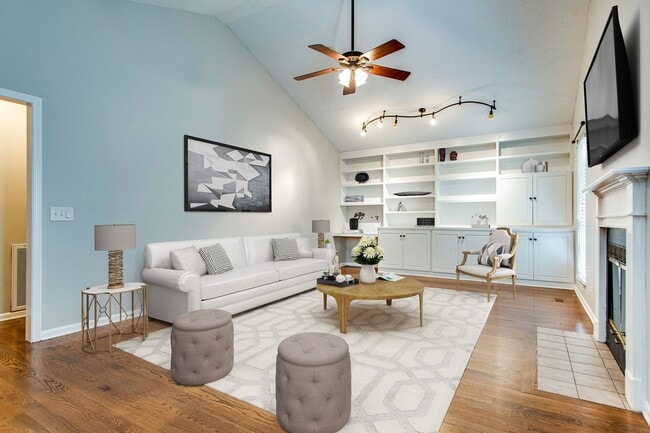Building Photo - 3 Bed 2 Bath w/bonus room and fence for $2...