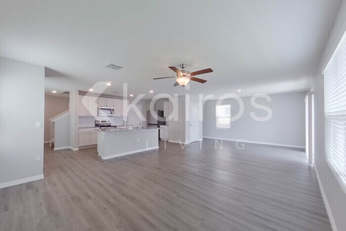 Building Photo - 8675 SW 43rd Ter
