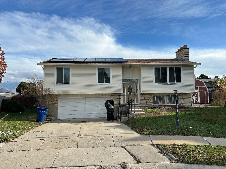 Primary Photo - 4981 Greentree Way W