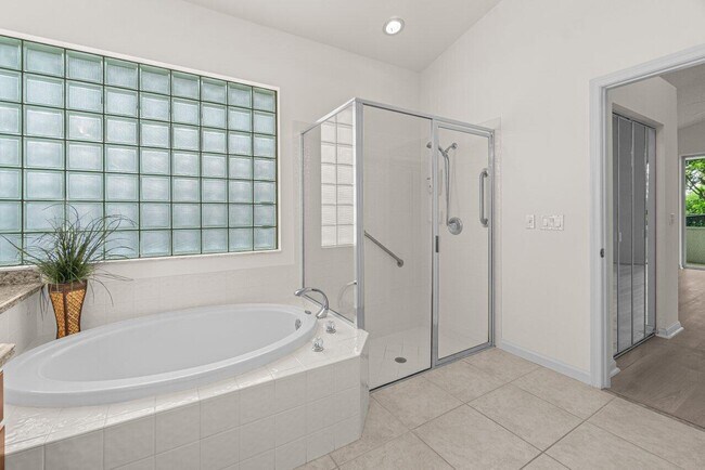 Building Photo - 7728 Edinburough Ln