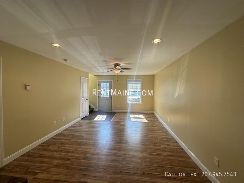 Building Photo - 31 Basketball Ct