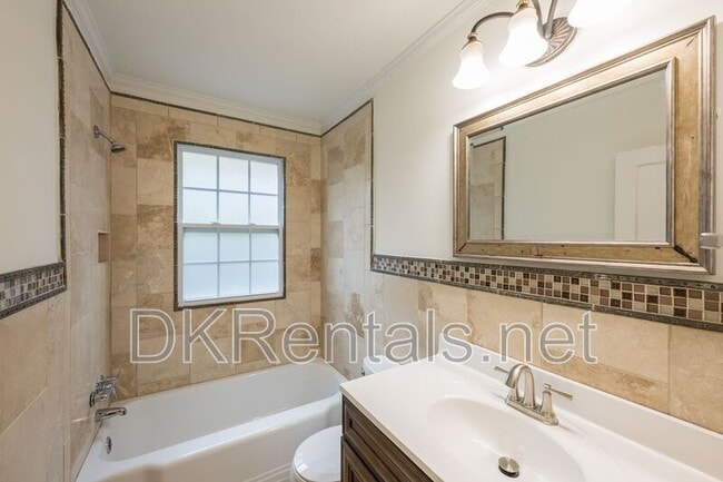 Building Photo - 55 Delmont Dr NE