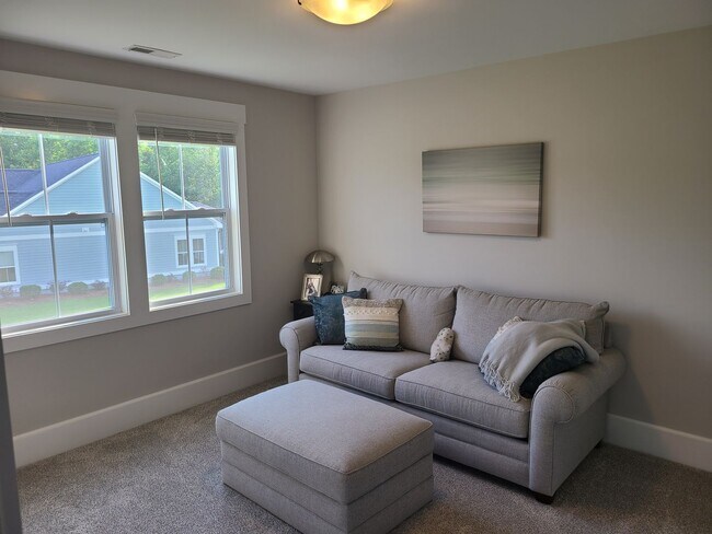 Building Photo - Gorgeous 4 Bedroom, 2.5 bath in Summerhouse community - Holly Ridge