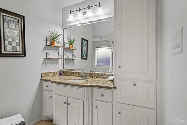 Building Photo - 23 W Arapaho Ave