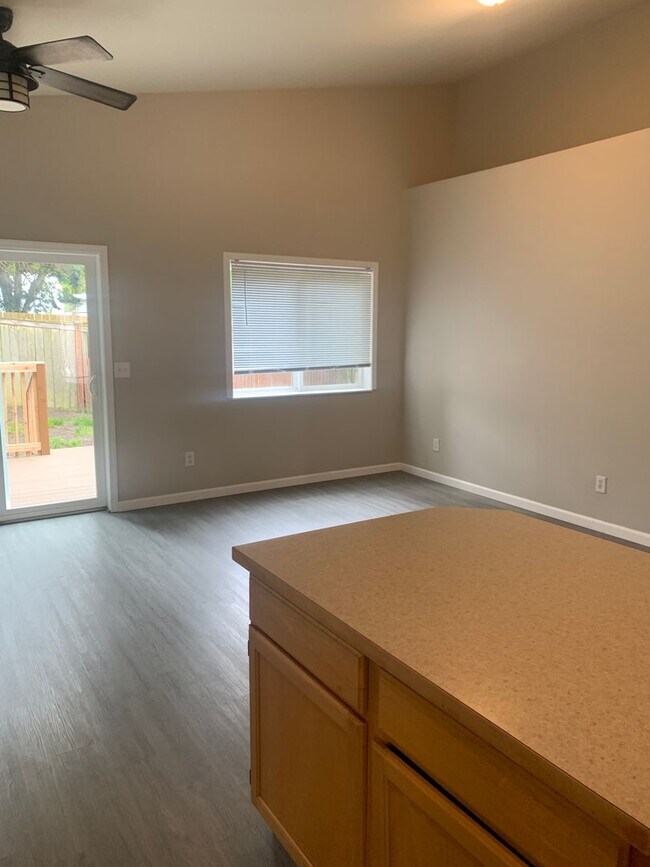 Building Photo - 2207 S 252nd Pl
