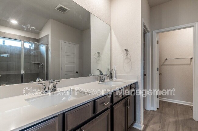 Building Photo - 3033 Casillero St